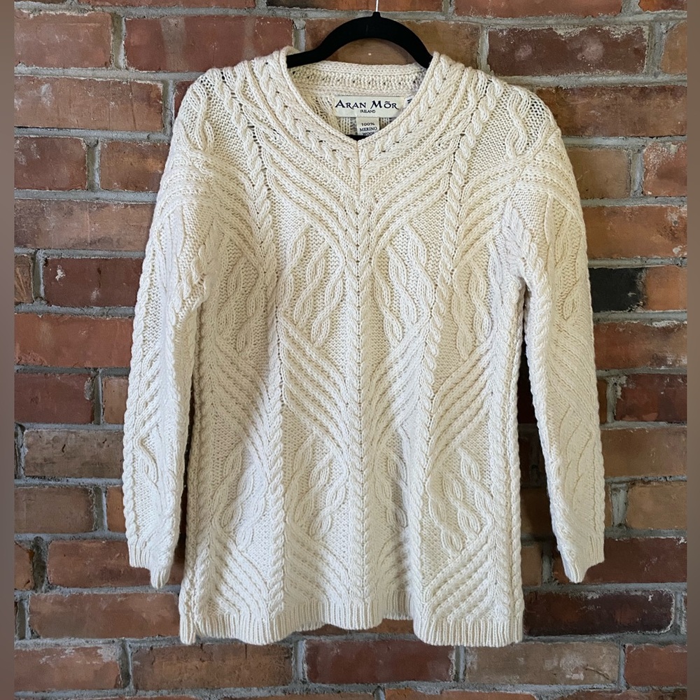 ARAN MOR Ireland 100% merino wool knit vneck sweater cream size medium